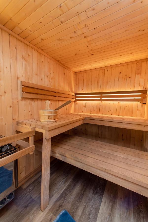 Lakeside Housesaunahot Tubpool Ping-pong Сasa de vacaciones