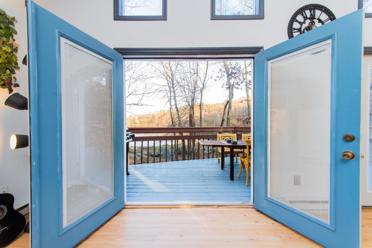Сasa de vacaciones Lakeside Housesaunahot Tubpool Ping-pong East Stroudsburg