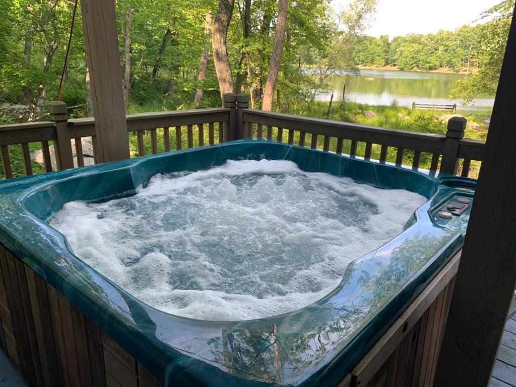 Lakeside Housesaunahot Tubpool Ping-pong Сasa de vacaciones